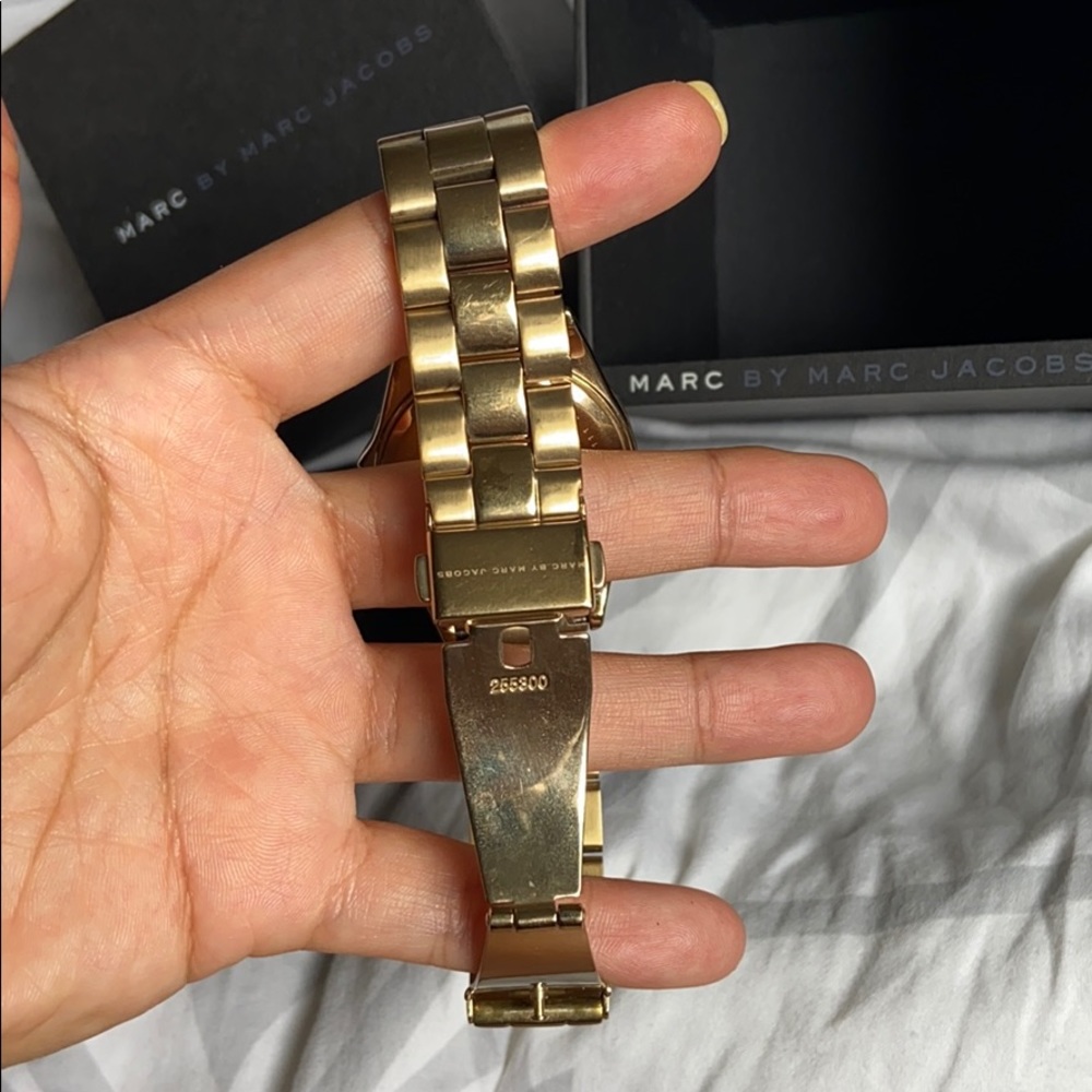 Authentic Marc Jacobs Watch - Picture 4 of 7